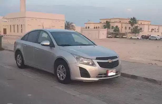 Gebraucht Chevrolet Cruze Zu verkaufen in Doha #7302 - 1  image 